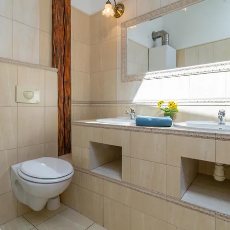 Barbakan Gate Apartment Krakow Exterior photo
